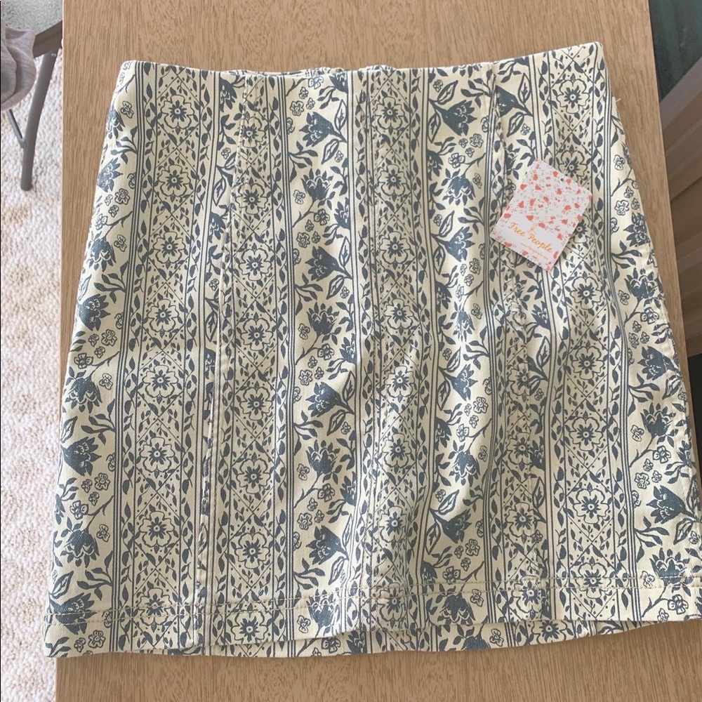 Free People floral skirt size medium New With Tags